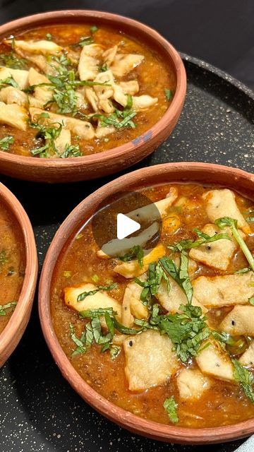 Namak Pare Recipe, Namak Pare, Kashmiri Chilli, Sugar Syrup, Chaat Masala, Desi Food, Coriander Leaves, Green Chilli, Boiled Potatoes