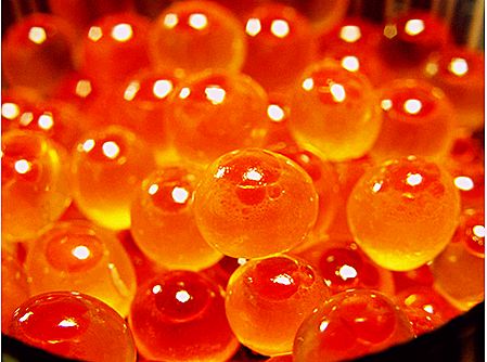 Salmon Roe Food Japanese, Tortilla Shells, Salmon Roe, Food Pic, Orange Salmon, Salmon Run, Sushi Chef, Sushi Bar, Contemporary Photography