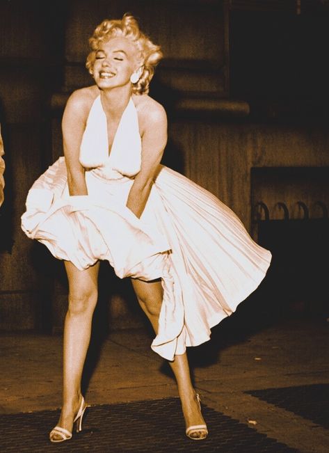 Marilyn Monroe White Dress, Marilyn Monroe Wallpaper, Marilyn Monroe Photography, The Seven Year Itch, Seven Year Itch, Marilyn Monroe Fashion, Joe Dimaggio, Human Reference, Marilyn Monroe Photos