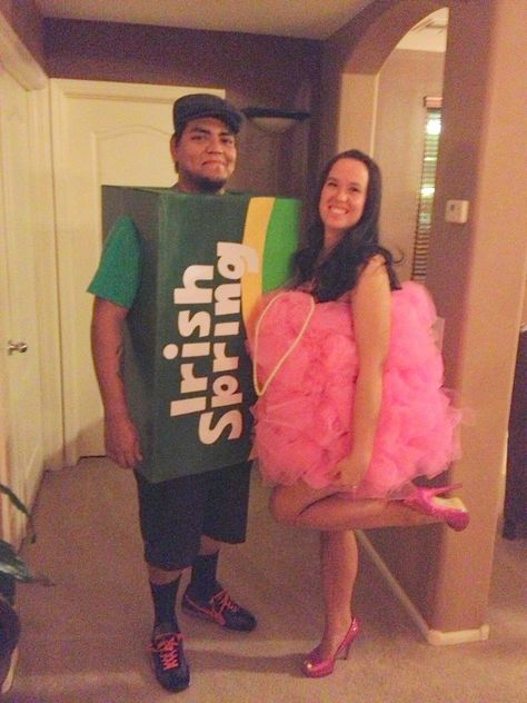 The Busy Broad: Diy Loofah and Soap Costume Soap Costume, Loofah Costume, Easy Couple Halloween Costumes, Halloween Costumes Diy Couples, Girl Group Costumes, Pirate Halloween Costumes, Diy Kostüm, Hallowen Costume, Disney Halloween Costumes