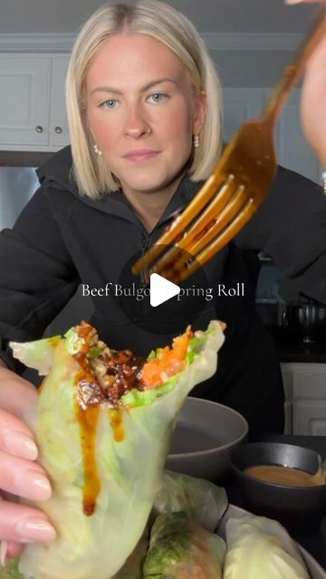 Samantha on Instagram: "Beef Bulgogi Spring Roll🌸 These are so delicious!! Definitely a favorite in my -235lb weight loss journey with PCOS. They’re high protein and low calorie! #beef #bulgogi #spring #roll #highprotein #pcos #pcosawareness #pcosweightloss #caloriedeficit #weightloss #mealprep #asmr #dinner" Beef Bulgogi Spring Roll, High Protein Summer Rolls, Spring Roll Lunch Ideas, Bulgogi Spring Rolls, Healthy Low Calorie Asian Recipes, Ground Beef Spring Rolls, High Protein Spring Rolls, High Protein Asian Recipes, Low Calorie Asian Recipes