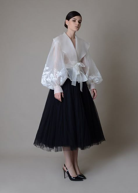 Modern Filipiniana Dress, Gaun Koktail, Organza Jacket, White Tulle Skirt, Filipiniana Dress, Tea Length Skirt, Organza Blouse, Mode Chanel, Gaun Fashion