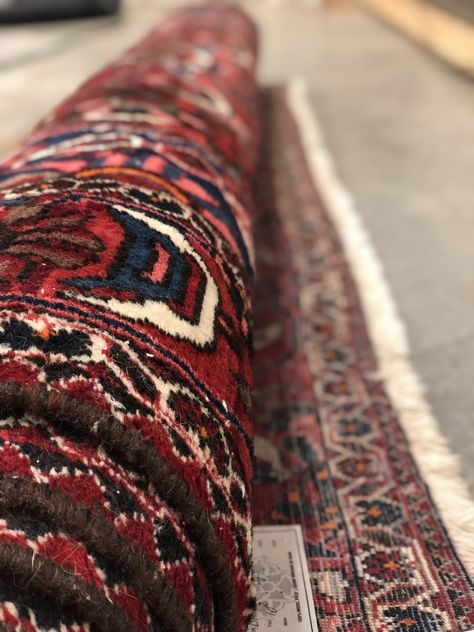 Rugs Photoshoot, Carpet Photography, Carpet Photography Ideas, Rug Photography, Silk Persian Rugs, Iran Pictures, Canvas Bag Design, Style Carpet, Animal Portraits Art