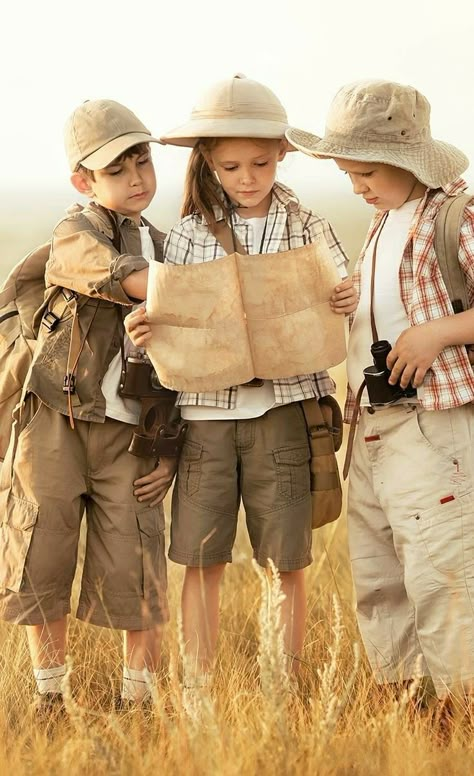 Safari Moodboard, Safari Photoshoot, Vocabulary Parade, Explorer Costume, Camping Drawing, Family Walking, Gesture Reference, Safari Jeep, World Explorer