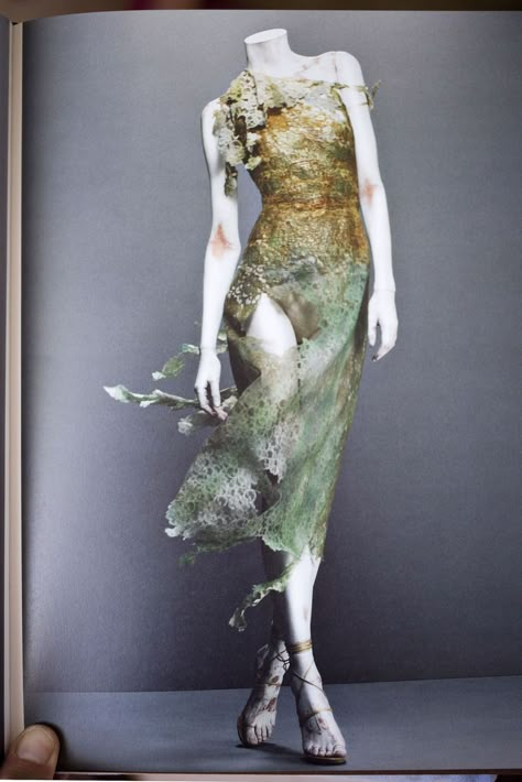 Mcqueen Savage Beauty, Alexander Mcqueen Savage Beauty, Tree Dress, Savage Beauty, Mcqueen Fashion, The Tempest, Costume Institute, Zuhair Murad, Monique Lhuillier