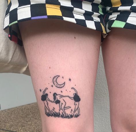 1980s Tattoo Ideas, Matisse Dance Tattoo, Girlhood Tattoo, Sapphic Tattoo Ideas, Wlw Tattoos, Sapphic Tattoo, Matisse Dance, Tattoo Designs Drawings, Trippy Tattoo