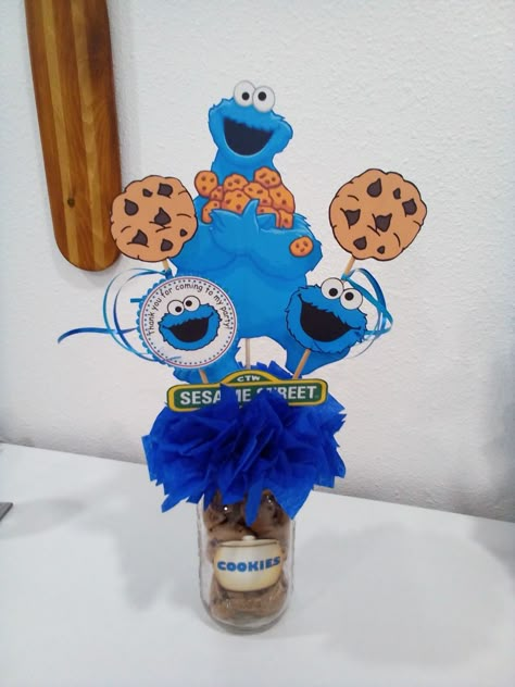 Cookie Monster 1st Birthday Centerpieces, Cookie Monster Centerpiece Ideas, Cookie Monster Baby Shower Ideas, Monster Centerpieces, Baby Cookie Monster, Mickey Birthday Cakes, Cookie Monster Birthday Party, Monster Baby Showers, Cookie Birthday Party