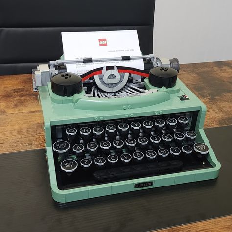 I finally finished the LEGO Ideas Typewriter. Such an amazing set. Frustrating at times but definitely worth it. Retro Lego Sets, Lego Typewriter, Retro Display, Buy Lego, Lego Ideas, Creative Hobbies, Lego Sets, Clueless, Christmas Wishlist