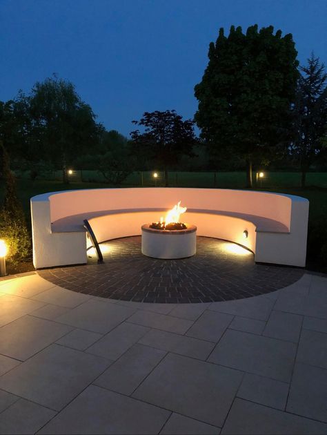 Ganesh Pooja, Outdoor Fire Pit Seating, Backyard Seating Area, Outdoor Fire Pit Designs, Outdoor Fireplace Designs, Fire Pit Landscaping, Outdoor Patio Designs, Modern Backyard Landscaping, Backyard Fireplace