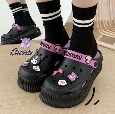 Kuromi Shoes, Kuromi Fashion, Kawaii Slippers, Cloud Slides, Hello Kitty Kuromi, Garden Shoes, Slip Resistant Shoes, Women Platform Sandals, Cute Toes