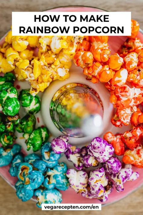 This rainbow popcorn recipe is fun and easy to make! Perfect as a popcorn treat, for a birthday party, for an evening on the couch, for Pride, or just to make your day more colorful. You really make everyone happy with this unique rainbow popcorn | How to make rainbow popcorn | diy rainbow popcorn recipe | Rainbow food coloring | Sweet popcorn recipes | Homemade popcorn | Colored popcorn #popcorn #rainbowpopcorn Colored Popcorn Recipe, Colorful Popcorn, Popcorn Recipes Sweet, Green Popcorn, Rainbow Popcorn, Popcorn Recipes Easy, How To Make Popcorn, Colored Popcorn, Popcorn Packaging