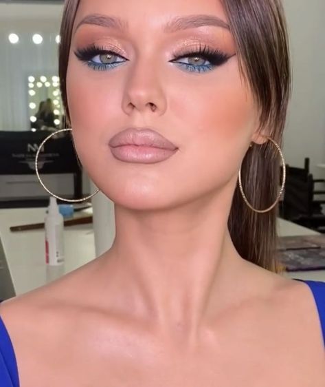 Makeup Idea For Blue Dress, Makeup Ideas That Go With Blue Dress, Prom Night Makeup Blue, Cinderella Eyeshadow Looks, Makeup Looks On Blue Dress, Best Makeup With Blue Dress, Makeup Looks With A Blue Dress, Green Eye Makeup Subtle, Blue Dress Wedding Makeup