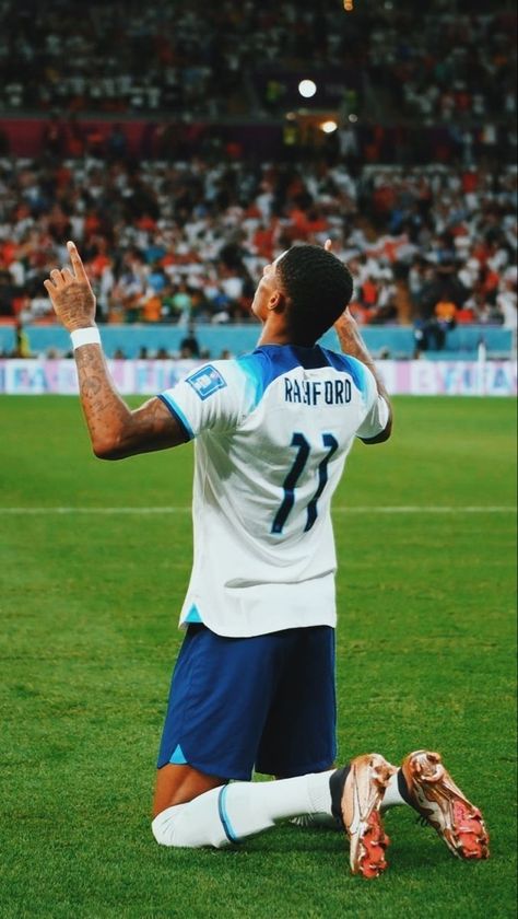 Rashford World Cup, England National Football Team, Football Players Photos, Football Or Soccer, Marcus Rashford, Soccer Guys, Sport Player, Football Boys, Football Wallpaper