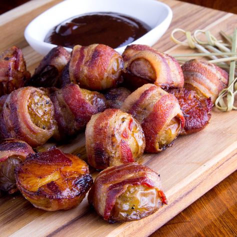 Little Leebos (bacon wrapped potato bites w/BBQ sauce) – The Right Recipe Tailgate Desserts, Bacon Wrapped Potatoes, Bacon Hot Dogs, Homemade Soft Pretzels, Bacon Potato, Potato Bites, Tailgating Recipes, Tailgate Food, Potato Skins