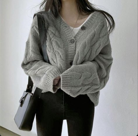 Mode Ulzzang, Korean Casual Outfits, Streetwear Clothes, Korean Girl Fashion, Causual Outfits, Ulzzang Fashion, Teenage Fashion Outfits, Korean Outfits, Casual Style Outfits