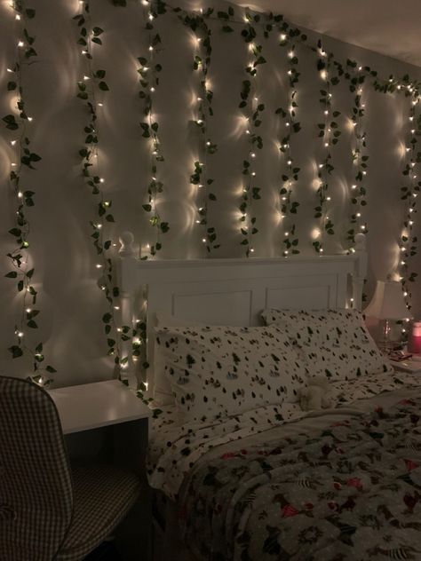 fairy lights, vines, vine lights, room, chritsmas Fairy Lights And Vines Wall, Green Leaves Room Decor Aesthetic, Fairy Lights Bedroom Vines, Room Decor Vines And Lights, Aesthetic Room With Fairy Lights, How To Put Fairy Lights On Wall, Room Decor Bedroom Led Lights And Vines, Green Vines With Fairy Lights, Aesthetic Room With Vines And Fairy Lights