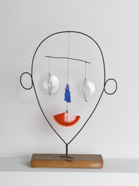 Alexander Calder, Little Face, c.1943. Arte Doodle, Face C, Art Face, Alexander Calder, Kinetic Art, Kinetic Sculpture, Piece Of Art, Wire Sculpture, Museum Of Contemporary Art