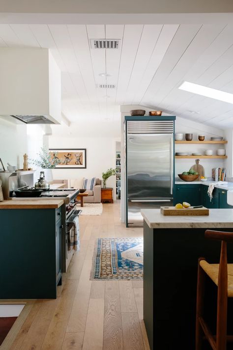 Dark kitchen cabinets in light and bright Ojai, Ca home by Lilly Walton Design | Portfolio (Title) Adobe Kitchen, Kitchen Shaker Cabinets, Kitchen With Dark Cabinets, Surf House Decor, Wooden Play Kitchen, Dark Kitchen, Simple Room, Dark Kitchen Cabinets, California Casual