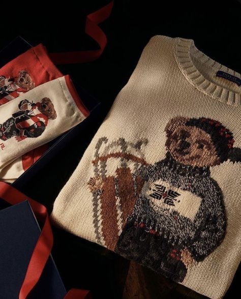 December Moodboard, Ralph Lauren Christmas, Ralph Lauren Aesthetic, Teddy Bear Sweater, Ritter Sport, Bear Shop, Estilo Hippie, Polo Bear, Old Money Style