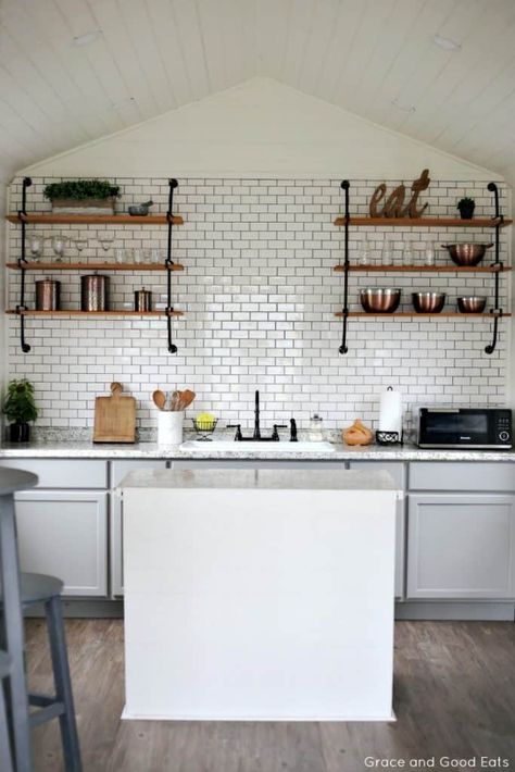 White Farmhouse Kitchen by Grace and Good Eats | Dreamy Modern Farmhouse Kitchens #modern #farmhouse #kitchen #kitchenideas #fixerupper #magnolia #modernfarmhouse #kitchendecorideas #kitchenmakeover #deocr #homedecor #kitchendecorating #joannagaines #kitchenideas #modernfarmhousekitchen #DIY #kitchencolors #kitchencabinets #kitchenisland Shed With Kitchenette, Bakery Shed Tiny House, She Shed Kitchen Ideas, She Shed Kitchen, She Shed Bakery Ideas, She Shed Bakery, Baking Shed, Bakery Shed, Shed Kitchen Ideas