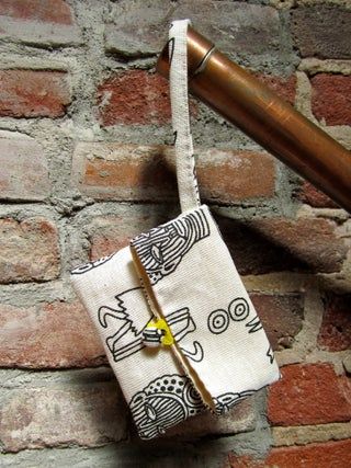 Sew a Simple Foldover Clutch : 10 Steps (with Pictures) - Instructables Beginning Sewing, Foldover Bag, Best Leather Wallet, Coin Purse Tutorial, Tote Bag Tutorial, Diy Clutch, Zipper Pouch Tutorial, Pouch Diy, Pattern Purse