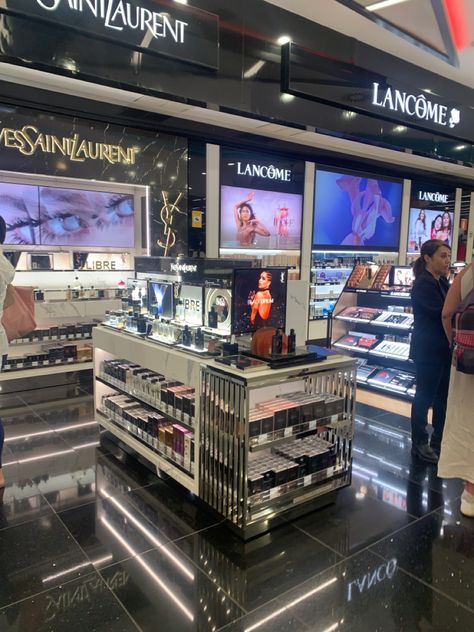 Airport Shopping Aesthetic, Duty Free Aesthetic, Duty Free Airport, Trips Aesthetic, Travelling Aesthetic, Airport Vibes, Airport Shopping, Duty Free Shop, Ella Rose