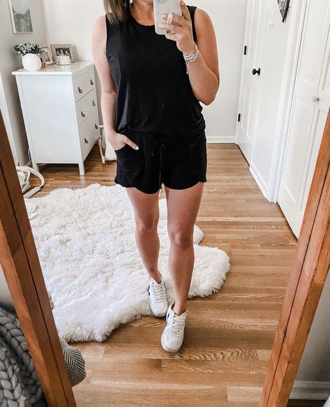 Nursing Friendly Postpartum Capsule Wardrobe Essentials from Kindred Bravely Postpartum Fashion Summer, Nursing Friendly Outfits Summer, Postpartum Outfits Summer, Postpartum Capsule Wardrobe, Hospital Bag Baby, Nursing Friendly Outfits, Kindred Bravely, Postpartum Nursing, Postpartum Fashion