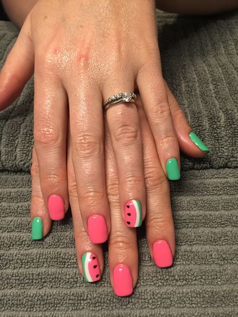 Nails Watermelon Design, Simple Watermelon Nails, Melon Nail Color, Red Watermelon Nails, Watermelon Design Nails, Gel Nails Watermelon, Watermelon Nail Ideas, Watermelon Almond Nails, Nail Art Watermelon