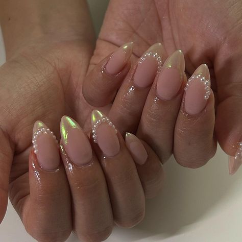 Pearl Wedding Nails, Cute Chrome Nails, Red French Tip Nail Ideas, Nails Champagne, Nails Cream, Tip Nail Ideas, French Tip Nail Ideas, Red French Tip, Nails Charms