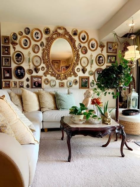 1930s Living Room Ideas, Maximalist Bedroom Ideas, 1930s Living Room, Home Decor With Plants, Room Aesthetic Decor, Plants Living Room, Decor With Plants, Maximalist Bedroom, Home Gel Nails