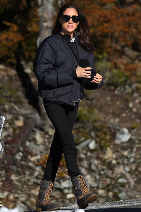 Meghan Markle's Winter Hair: Secret to 'Chocolate Chestnut Glow' Chestnut Brunette, Meghan Markle Hair, Romantic Winter Getaways, Shades Of Brunette, Multi-sport Event, Winter Training, Invictus Games, Green Gown, Sorel Boots