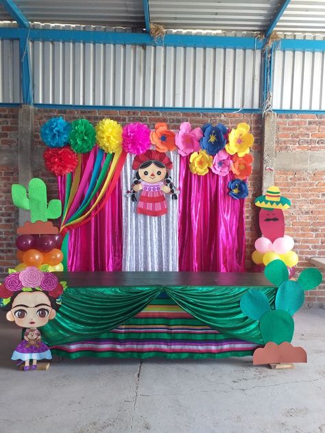 Mexican Theme Party Decorations, 15th Wedding Anniversary, Mexican Party Decorations, 50th Birthday Party Decorations, Fiesta Theme Party, Mexican Party Theme, Elementary Classroom Decor, Fiesta Theme, Fiesta Birthday