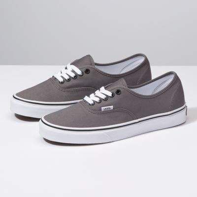 Authentic Vans Shoes Outfit, Estilo Vans, Vestidos Sport, Vans Authentic Shoes, Mens Vans Shoes, Tenis Vans, Grey Vans, Tokyo Street Fashion, Vans Store