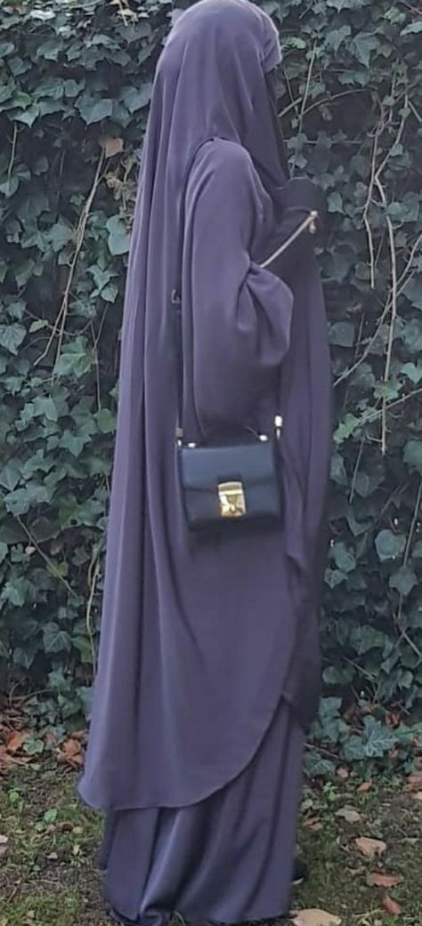 Proper Hijab, Hobble Skirt, Muslimah Outfit, Plain Scarves, Hijab Niqab, Modest Fashion Hijab, Hijab Style Casual, Muslim Women Hijab, Baggy Clothes