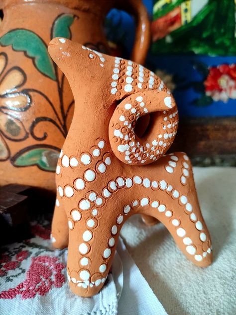 Ukrainian Ceramics, Tiny Sculptures, Hand Built Clay, Clay Creatures, Wood Ceramic, Ukrainian Art, Pottery Handmade, Clay Animals, Clay Art Projects