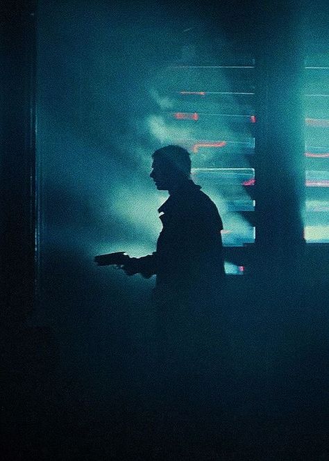 Tyrell Corporation, Blade Runner Art, Andreas Gursky, Blade Runner 1982, Rutger Hauer, Film Blade Runner, Electric Sheep, Neon Noir, Denis Villeneuve