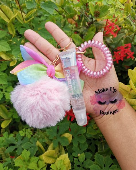 Lipgloss Keychain, Kawaii School, Keychain Ideas, Kawaii School Supplies, Cute Car Accessories, Hair Scarf, Cute Keychain, Diy Keychain, Cute Cars