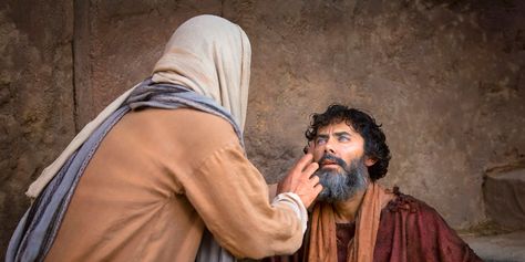 Jesus healing a blind man. Image via lds.org Miracle Stories, Miracles Of Jesus, Matthew 4, Raise The Dead, Jesus Heals, About Jesus, Church History, Religious Studies, Book Of Mormon