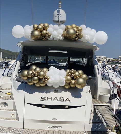 Yacht Party Decorations, Yacht Party Aesthetic, Yacht Decorating Ideas, Boat Party Theme, Yacht Birthday, F1 2024, Gold Graduation Party, Lash Quotes, Yacht Party