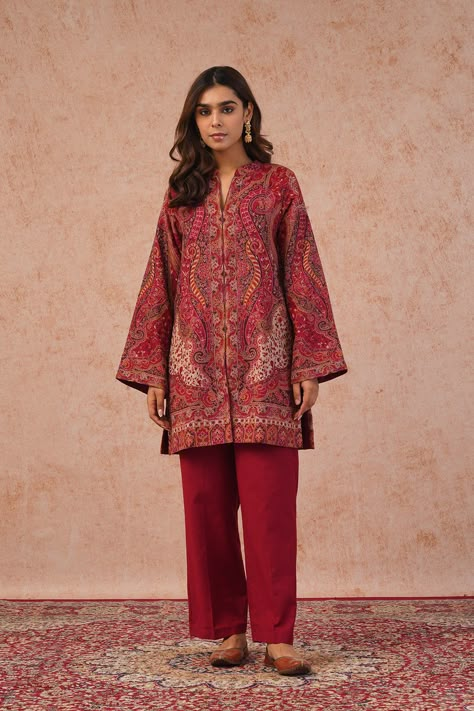 Cotton Suit Designs, Simple Dress Casual, Trendy Suits, Salwar Kamiz, Pakistani Fancy Dresses, Winter Fashion Outfits Casual, Desi Fashion Casual, Traditional Indian Outfits, Kurta Designs Women