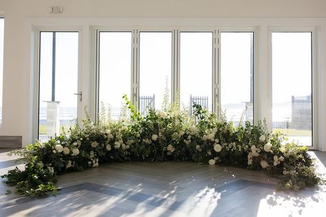 Wedding Floral Floor Arch - Wedding Flowers on The Newport Bride Floor Flowers Wedding, Wedding Alter Flowers, Floor Flowers, Flowers Wedding Ceremony, Alter Flowers, Wedding Alters, Floral Arch Wedding, Wedding Altars, Cabo Weddings