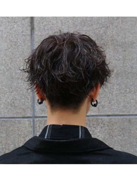 Cool Guys Hairstyles, Mens Fashion Hairstyles, Long Undercut Men, Curly Asian Hair, Haircut Selfie, Photo Hijab, Tokyo Shibuya, Androgynous Hair, Tomboy Hairstyles