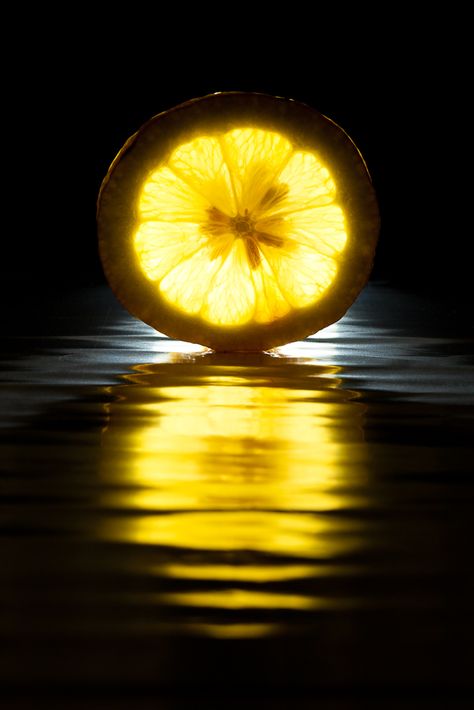 Black And Yellow Photography, Yellow In Photography, Fruit Photography Ideas, Black Yellow Aesthetic, Black And Yellow Aesthetic, Yellow Photography, Food Art Photography, Reflection Photography, Object Photography