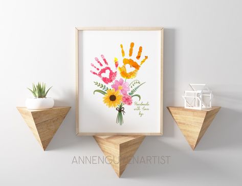 Hand Print Art, Mothers Day Grandma, Diy Flores, Fleurs Diy, Baby Printables, Birthday Activities, Handprint Craft, Handprint Crafts, Birthday Crafts