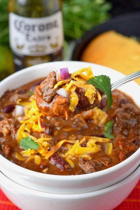 Ribeye steak chili in a white bowl with a spoon Best Steak Chili Recipe, Steak Chili Recipe, Steak Chili, Steak Soup, Beef Chili Recipe, Leftover Steak, Bean Chili Recipe, Hearty Chili, Chili Recipe Crockpot