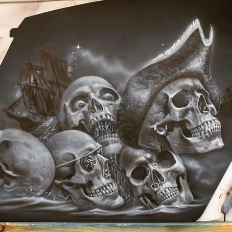 Custom painted @airbrushartcirus as a class lesson by Kiwi Terry Airbrush. Pirate skull theme. Airbrush Artwork, Airbrush Skull, Paint Reference, Motorcycle Art Painting, Uga Bulldogs, Skull Reference, Bohemian Wallpaper, Motorcycle Artwork, Skull Pictures