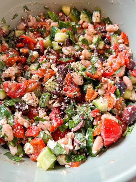 CHOPPED WHITE BEAN MEDITERRANEAN INSPIRED SALAD Bean Salad Recipe, Delicious Meal Prep, White Bean Salad, Meal Prep Plans, Crispy Chickpeas, Summer Meal, Brussel Sprout Salad, Healthier Recipes, Low Carb Vegetarian