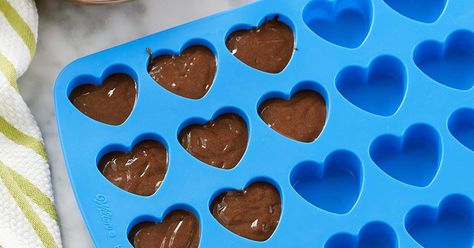 Silicone Mold Chocolate, How To Use Candy Molds Chocolates, How To Make Chocolate Candy In Silicone Molds, How To Make Chocolates In Molds, Chocolate For Molds Recipe, Chocolate In Silicone Molds, How To Make Chocolate Molds, Making Chocolates In Molds, Using Candy Melts In Molds