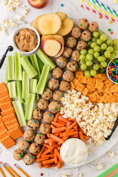 Protein After School Snacks, Back To School Snack Board, High Protein After School Snacks, After School Snack Tray, After School Snack Board, Fun After School Snacks, Kids After School Snacks, Snacks For After School, Kids Birthday Party Snacks