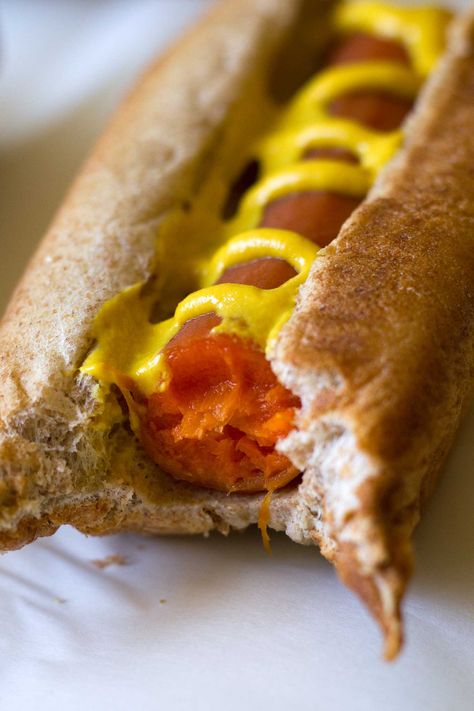 Carrot Dogs Recipe, Carrot Hotdogs, Vegan Hot Dog Toppings, Carrot Hot Dogs, Vegan Carrot Hot Dog Recipe, Vegetarian Hot Dog, Wfpb Meals, Wfpb Diet, Carrot Dogs